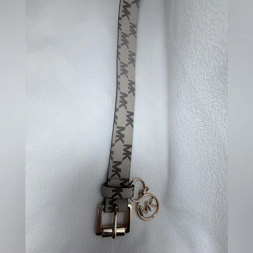 Michael Kors Women's Cream and Tan
Belt Bag - Picture 14 of 14